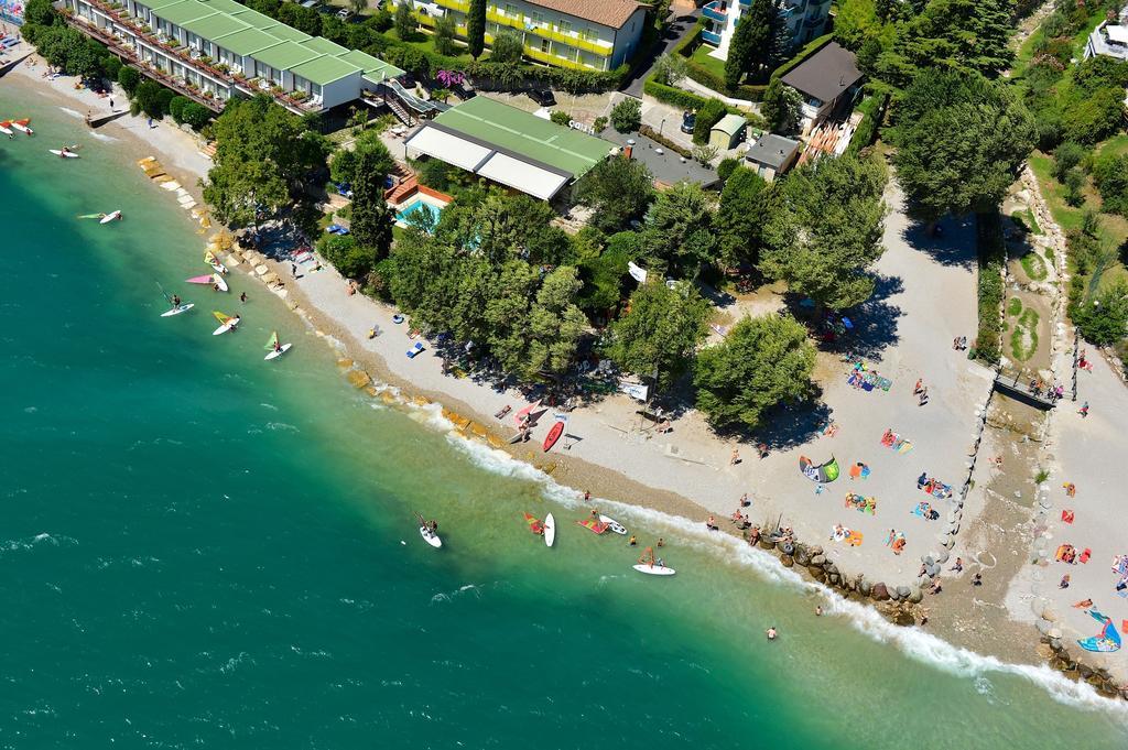 Hotel Lido Лімоне-суль-Гарда Екстер'єр фото